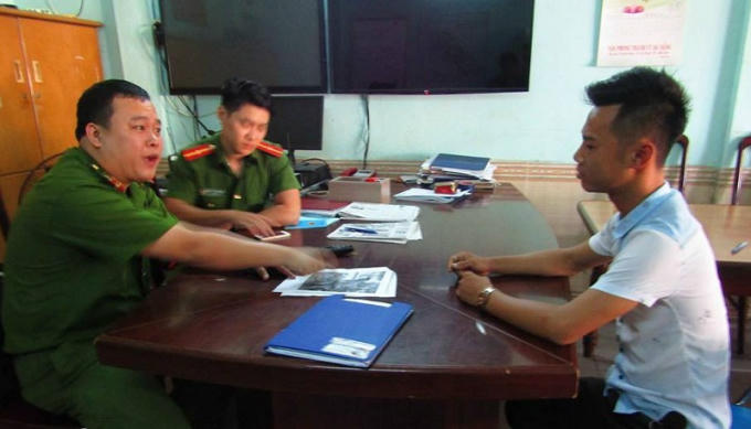 Đối tượng Phương (áo trắng) thừa nhận hành vi.