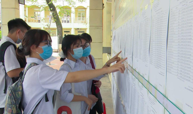 ha-noi-thi-sinh-phuc-khao-bai-thi-qua-zalo-email-145650