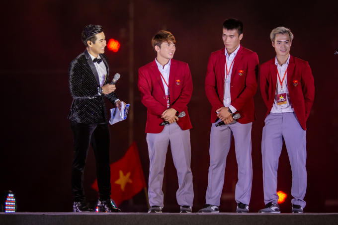 Nguyên Khang: Thầy Seo thân thiện, Tiến Dũng thông minh, Văn Toàn lém lỉnh