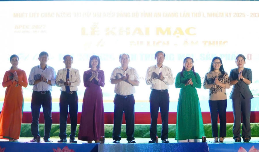 Khai mạc Ngày hội Du lịch, Ẩm thực kết hợp Hội chợ Xúc tiến thương mại, sản phẩm OCOP - Rạch Giá, An Giang năm 2025.