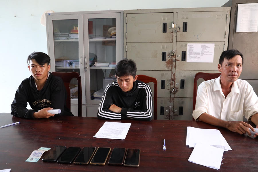 Các đối tượng tại Công an huyện Bến Cầu.