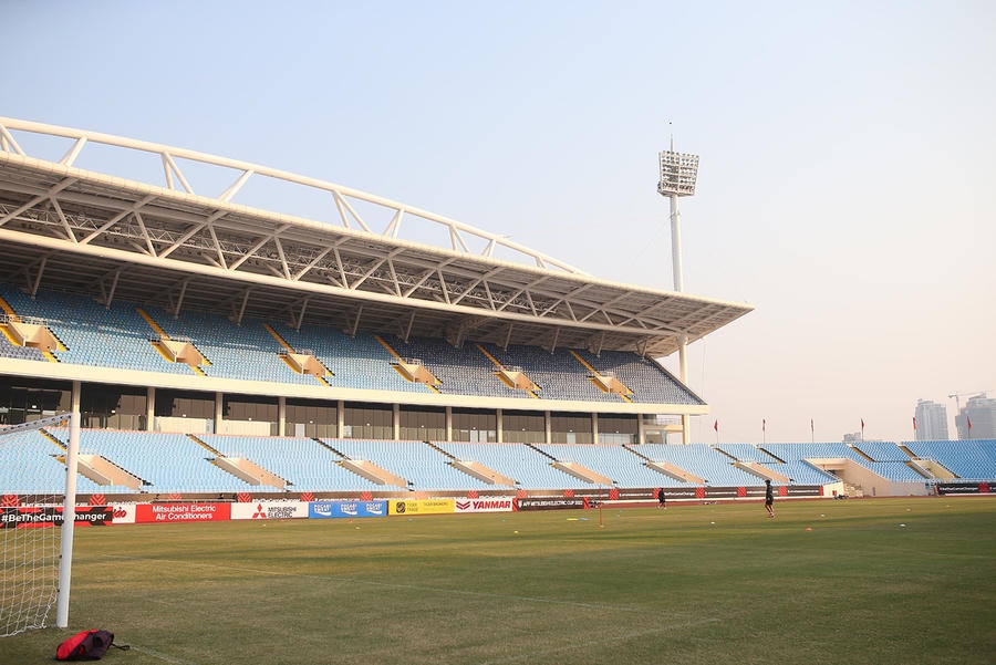 Suốt 10 năm qua mặt cỏ sân Mỹ Đình được dùng đi dùng lại chứ không được thay mới