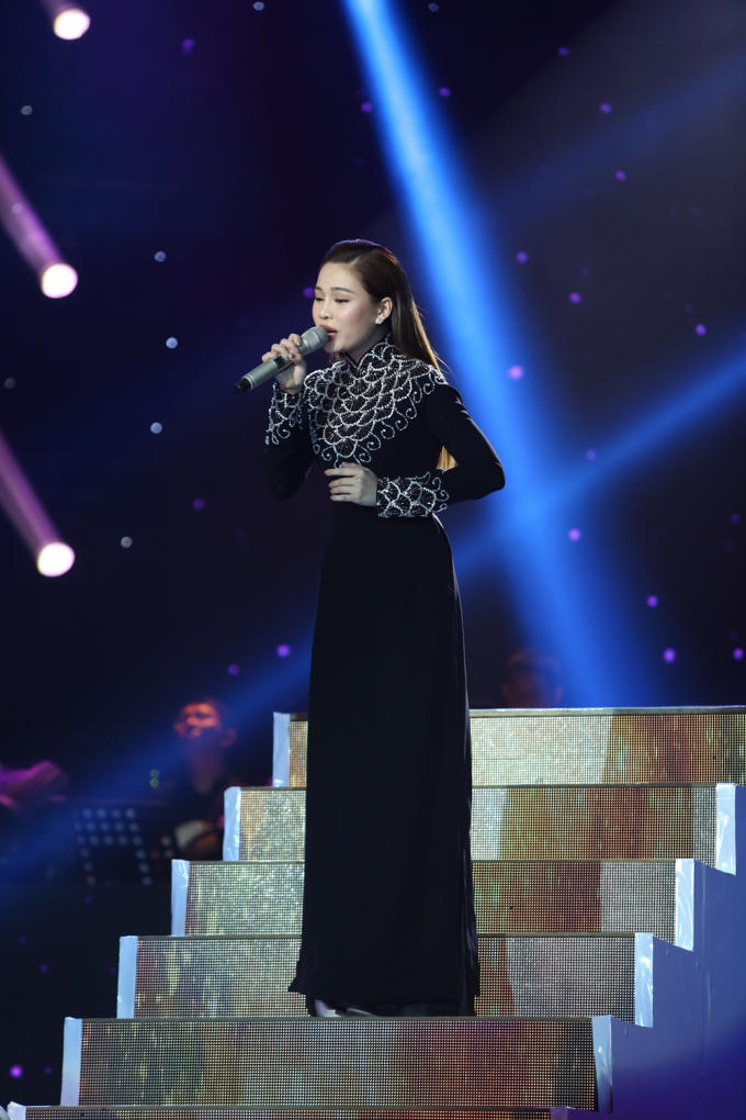 Giang Hồng Ngọc vượt qua