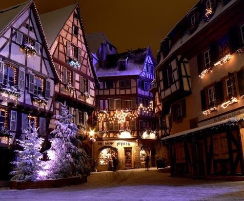 Một góc làng Colmar khi đêm về.