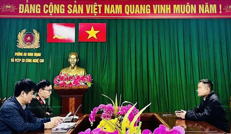 Ông T.D.T đã bình luận một số nội dung khiếm nhã, "phân biệt địa phương" - Ảnh Công an Hà Tĩnh.