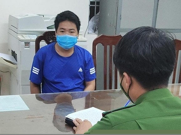 Nguyễn Văn Hòa tại cơ quan công an.