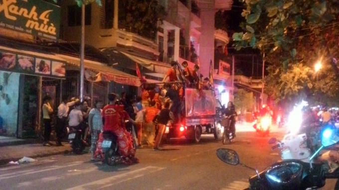 Một đo&agrave;n L&acirc;n đang chuẩn bị