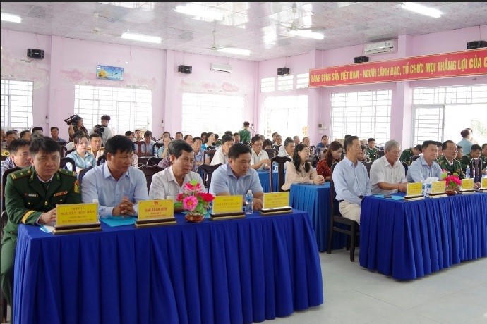 Quang cảnh Ngày Biên phòng toàn dân tại xã Nhơn Hội (huyện An Phú, tỉnh An Giang)