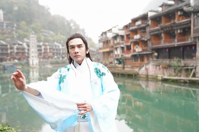 Anh Bo Đan Trường trở lại với hình ảnh một thời thanh xuân của mình khiến bao fangirl xiêu lòng.