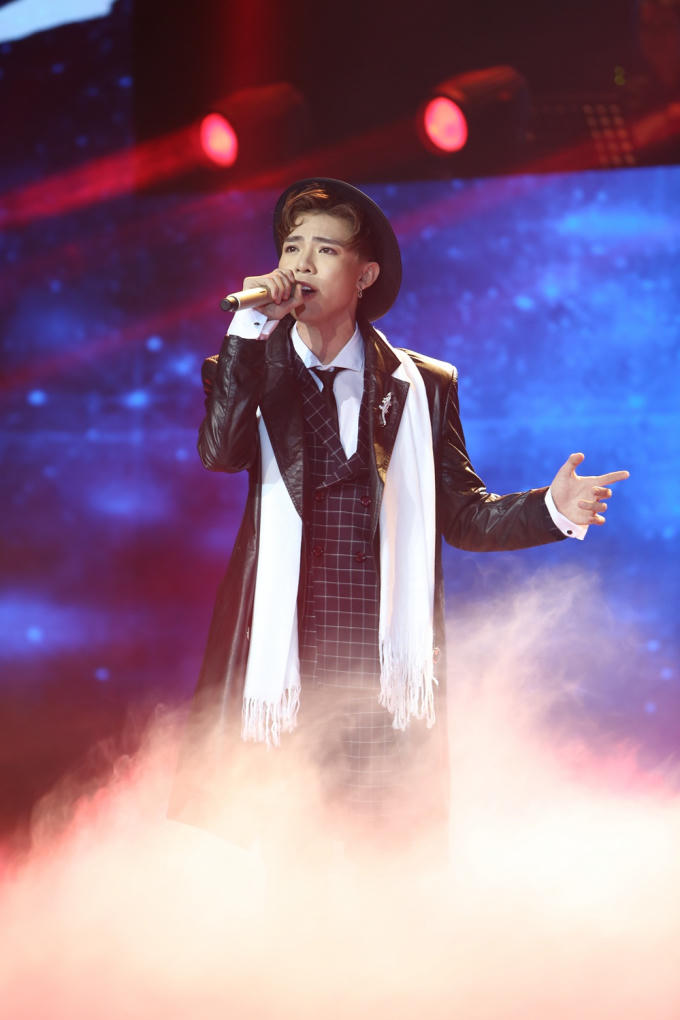 Giang Hồng Ngọc vượt qua