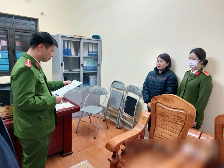 ha-thi-huyen-trang-tai-co-quan-cong-an