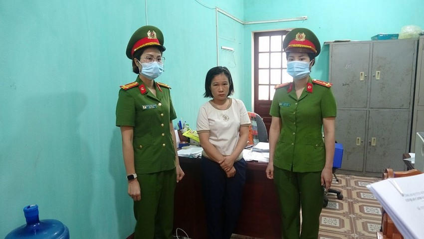 Vi Thị Thắm bị lực lượng chức năng Công an bắt giữ (Ảnh: Công an Bắc Giang).