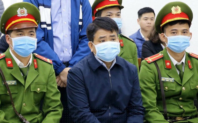 Nguyên chủ tịch UBND TP Hà Nội Nguyễn Đức Chung tại phiên tòa trước đó - Ảnh: TTXVN