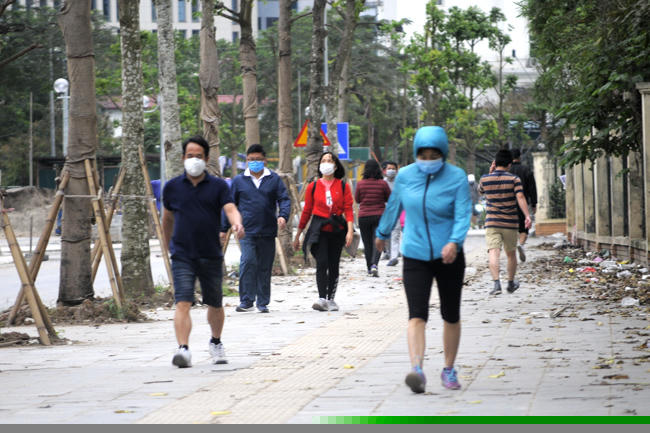 anh: nguoi dan hn nuom nuop tap the duc du co