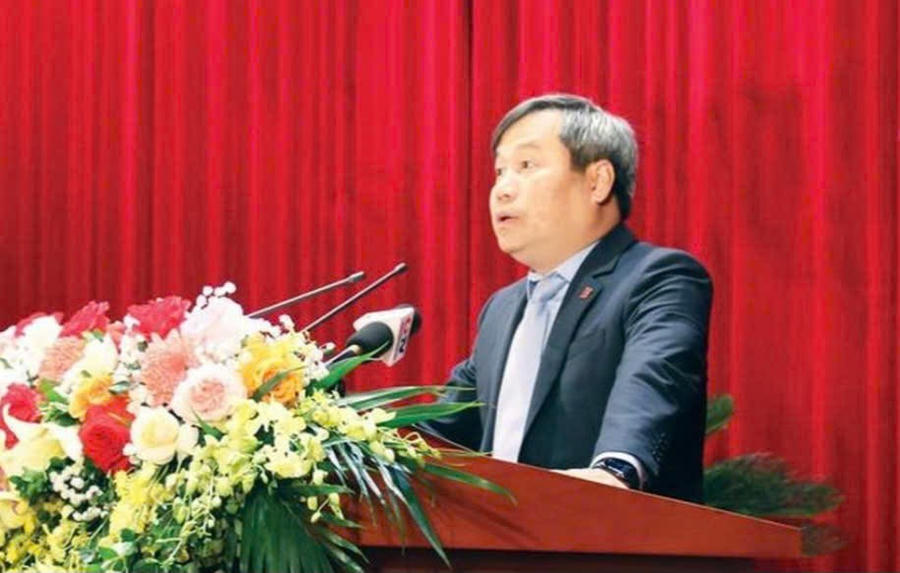Ông Vũ Đại Thắng, Ủy viên Trung ương Đảng, Bí thư Tỉnh ủy Quảng Ninh phát biểu chỉ đạo tại kỳ họp.
