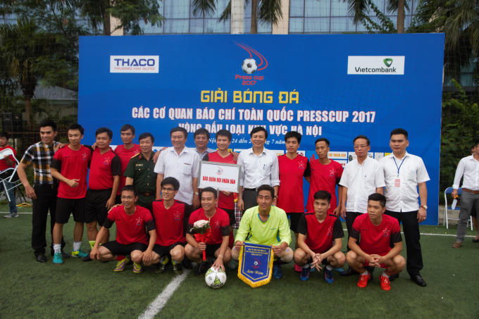 Báo Pháp luật Việt Nam giành chiến thắng trước đội bóng VOV tại giải Press cup 2017