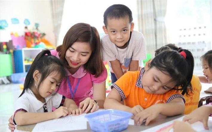 Thay đổi trong cách tính và chi trả lương dạy thêm giờ, tăng quyền lợi cho nhà giáo. (Ảnh minh họa: moet.gov.vn)