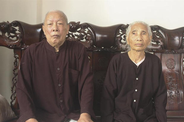 Vợ chồng ông Đỗ Văn Hợp và bà Nguyễn Thị An bị con dâu khai trong giấy tờ là đã chết. (Ảnh: báo Lao Động)