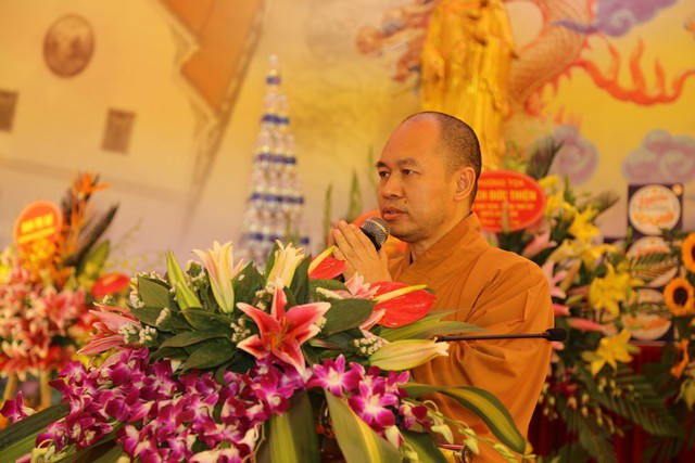 Thượng tọa Thích Đức Thiện,  Phó Chủ tịch - Tổng Thư ký HĐTS phát biểu tại buổi lễ.