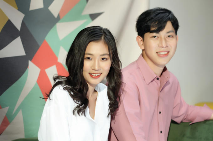 Vicky Nhung tâm sự, bản thân cô cũng có rất nhiều cảm xúc đặc biệt dành cho câu chuyện trong ca khúc nên đã quyết định thực hiện MV để truyền tải được sống động nhất những gì mà mình muốn kể lại.