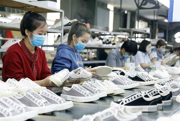 Công nhân sản xuất giày xuất khẩu. (Ảnh minh hoạ: Trần Việt/TTXVN)