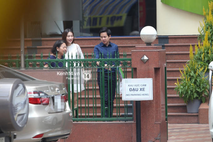 Nụ cười liên tục xuất hiện trên khuôn mặt của các thành viên trong gia đình Đặng Thu Thảo khiến ai trông qua cũng không khỏi "ghen tị".