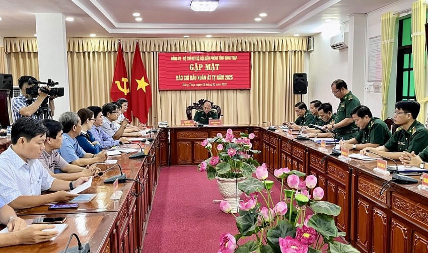 Mô hình “Hũ gạo tình thương" của BĐBP Đồng Tháp đã hỗ trợ hơn 5.700kg gạo và khoảng 76 triệu đồng cho 32 gia đình.