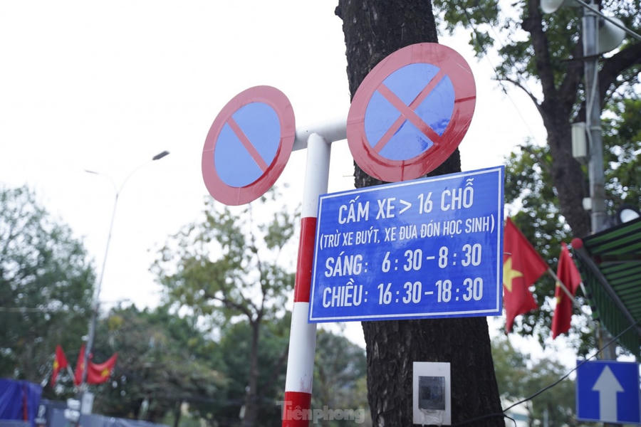 Hà Nội mở rộng phạm vi cấm ô tô trên 16 chỗ.