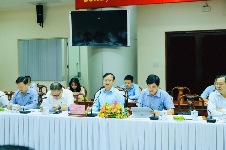 Ông Cao Tiến Dũng Phó Bí Thư Tỉnh Uỷ - Chủ Tịch UNBD Tỉnh phát biểu tại hội nghị