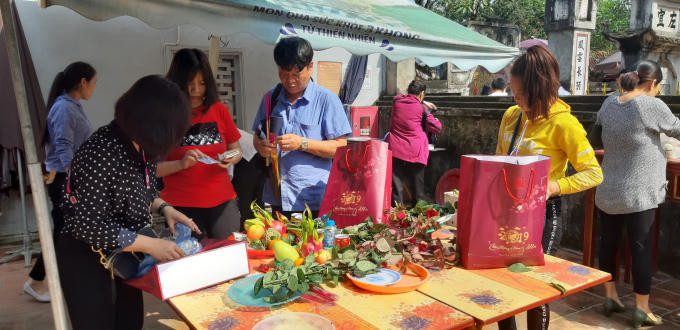  Nhiều người chọn phương án đi lễ trước giờ khai ấn để tránh cảnh chen chúc.