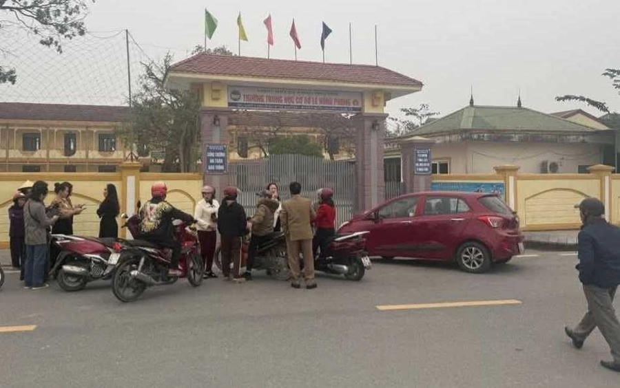 Nhà trường hoãn cuộc họp phụ huynh sau khi phát hiện bảo vệ tử vong - Ảnh Thanh Nghe