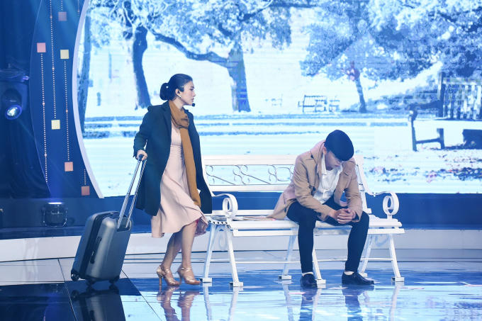 Ti&ecirc;u Ch&acirc;u Như Quỳnh gặp sự cố &ldquo;đổ m&aacute;u&rdquo; tr&ecirc;n s&acirc;n khấu Tinh Hoa Hội Tụ