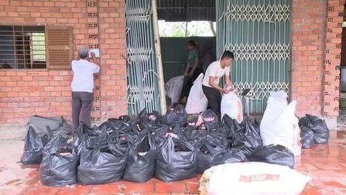 Số vịt chết bị bắt giữ đã được đưa đi tiêu huỷ.