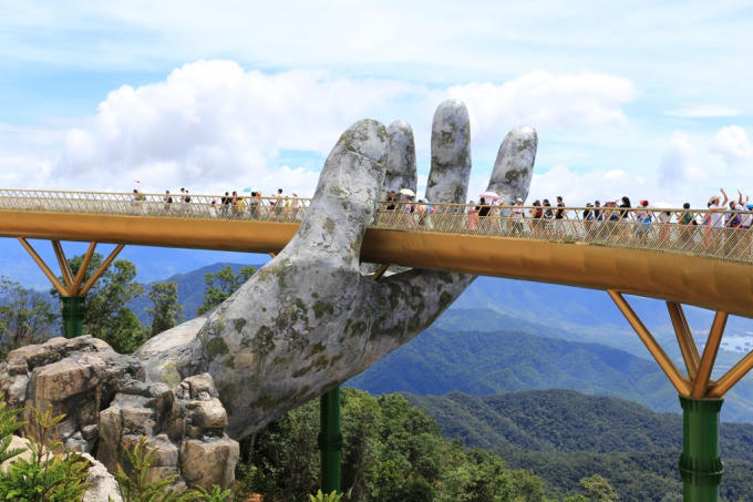 Cầu Vàng Sun World Ba Na Hills.