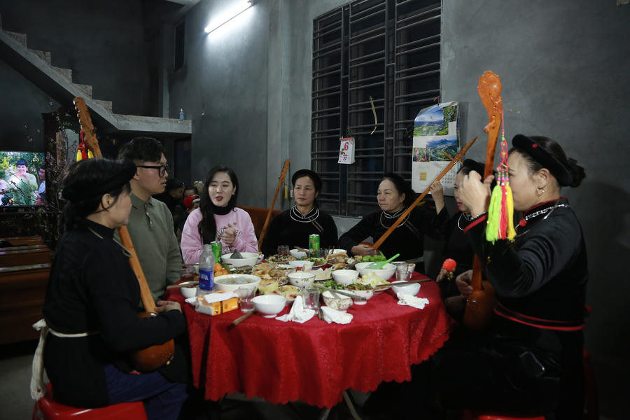 W_ao-uoc-vong-dau-xuan-ve-cuoc-song-them-no-am-du-day-la-nhung-net-phong-tuc-truyen-thong-dep-duoc-gin-giu-luu-truyen-ngan-doi