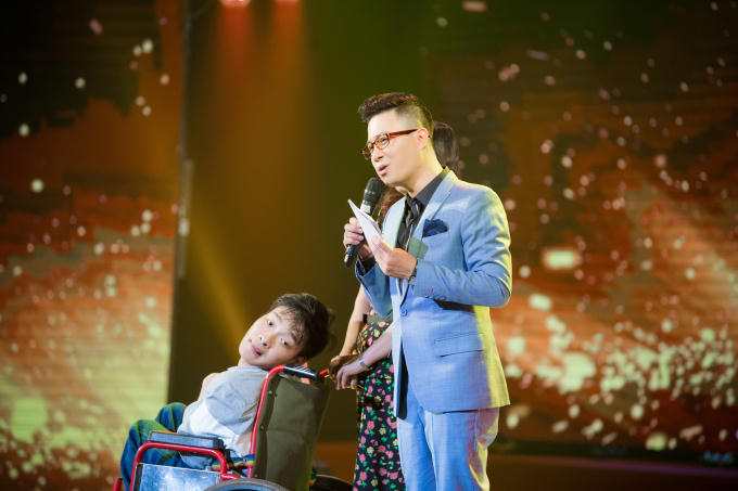 Chàng nhạc sĩ bại não Thiên Ngôn.