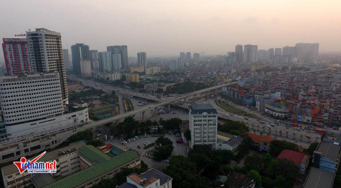Đoạn tuyến trên cao giao nhau tại ngã tư Hồ Tùng Mậu - Phạm Hùng