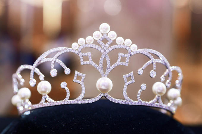 Vương miện dành cho á hậu tại cuộc thi Hoa hậu Hoàn vũ Việt Nam 2017 - Ảnh: HOÀNG HỒ.