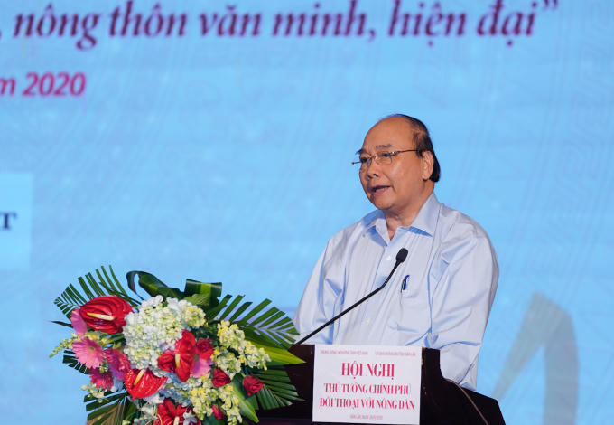 TTg chu tri doi thoai voi nong dan (4)