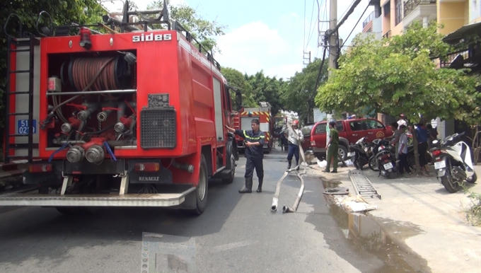 Lực lượng cảnh sát PCCC đã kịp thời dập tắt đám cháy ngay sau đó