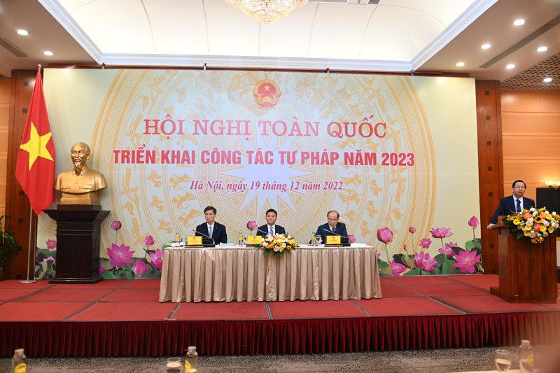 19.12.2022 bt va tp dia phuong (1)