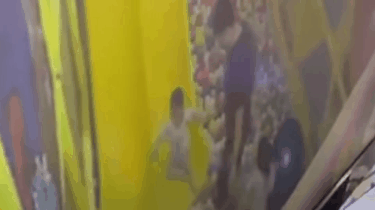 Người đàn ông hành hung bé gái 4 tuổi tại khu vui chơi khai gì? - 2