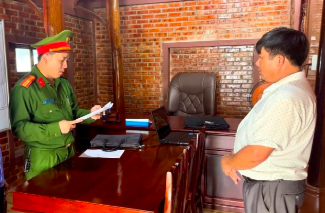 Khai thác trái phép gần 9.000m3, cát một giám đốc doanh nghiệp ở Quảng Bình bị khởi tố, bắt giam