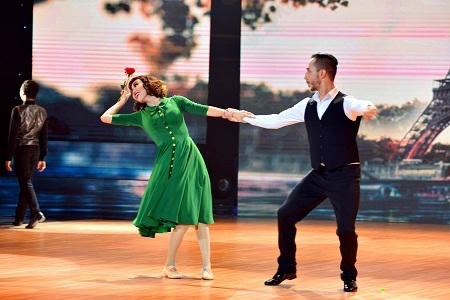 Liveshow 4 Bước nhảy hoàn vũ: Lâm Chi Khanh từ bỏ vì chấn thương, Diệu Nhi dừng bước