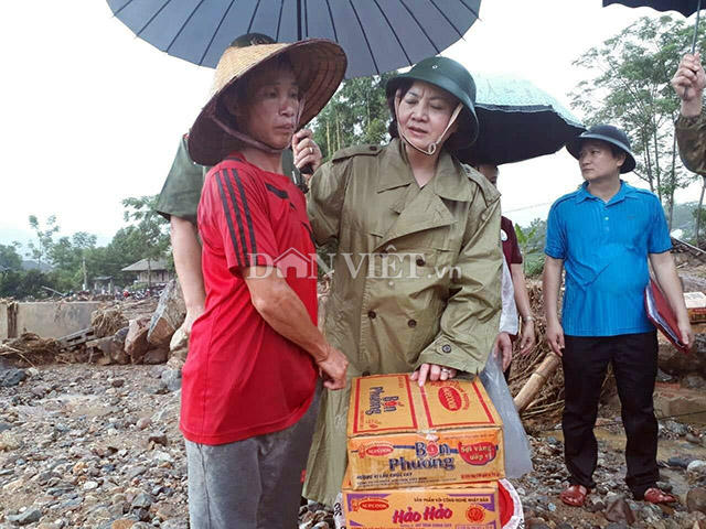 Cùng Bí thư Tỉnh ủy Yên Bái ngược lũ vào bản Tủ