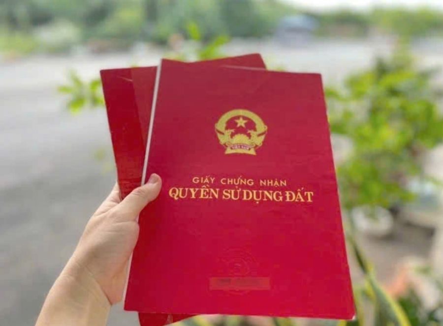 Từ 1/7, Chủ tịch UBND cấp xã có thẩm quyền cấp "Sổ đỏ". (Ảnh: IT).