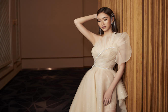 Hà Thu nhận được rất nhiều lời khen ngợi khi can đảm bước ra khỏi cùng an toàn bấy lâu nay.