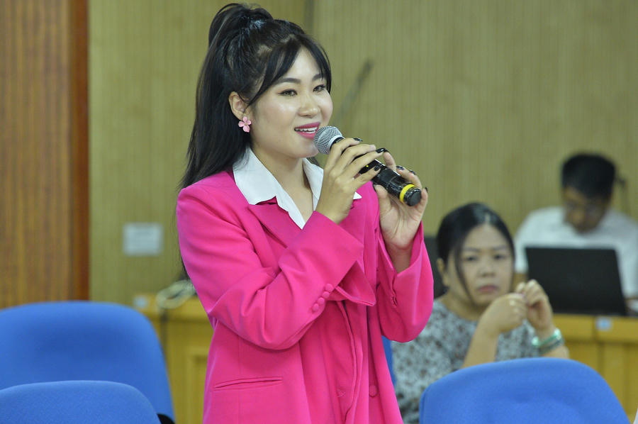 Ca sỹ Hà Myo là một trong ba gương mặt đại sứ chương trình Chia sẻ cùng thầy cô 2023.