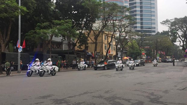 &nbsp;&nbsp;02/03/2019 09:40 Xe chở &ocirc;ng Kim Jong-un đ&atilde; rời kh&aacute;ch sạn Melia.