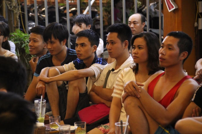 Khá tiếc nuối khi cầu thủ đội nhà bõ lỡ cơ hội